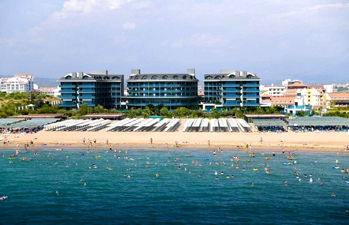 Commodore Elite Suites & Spa