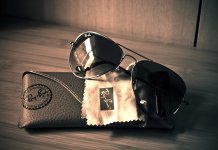 Des lunettes de soleil