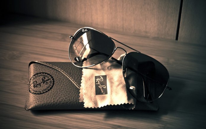Des lunettes de soleil