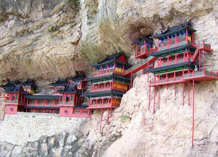 Monastère suspendu
