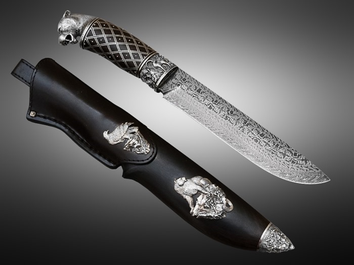Beau couteau de chasse