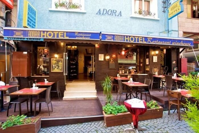 Adora 3 *