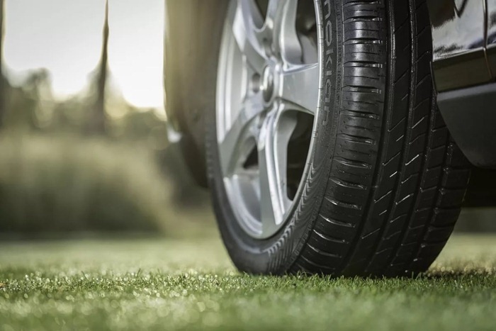 Les pneus sont responsables de la sécurité automobile