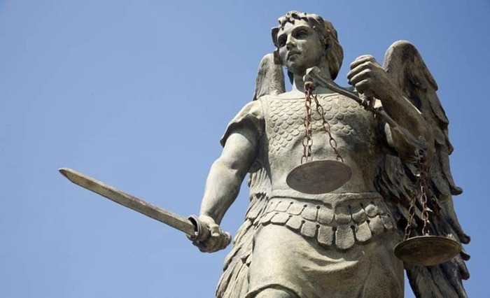 Arme de justice