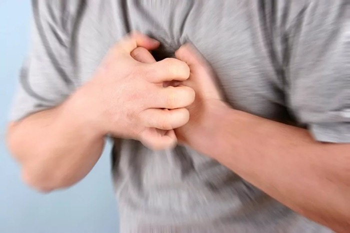 décédé d'une crise cardiaque