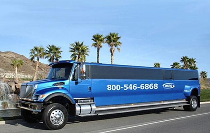 NTS grande limousine bleue