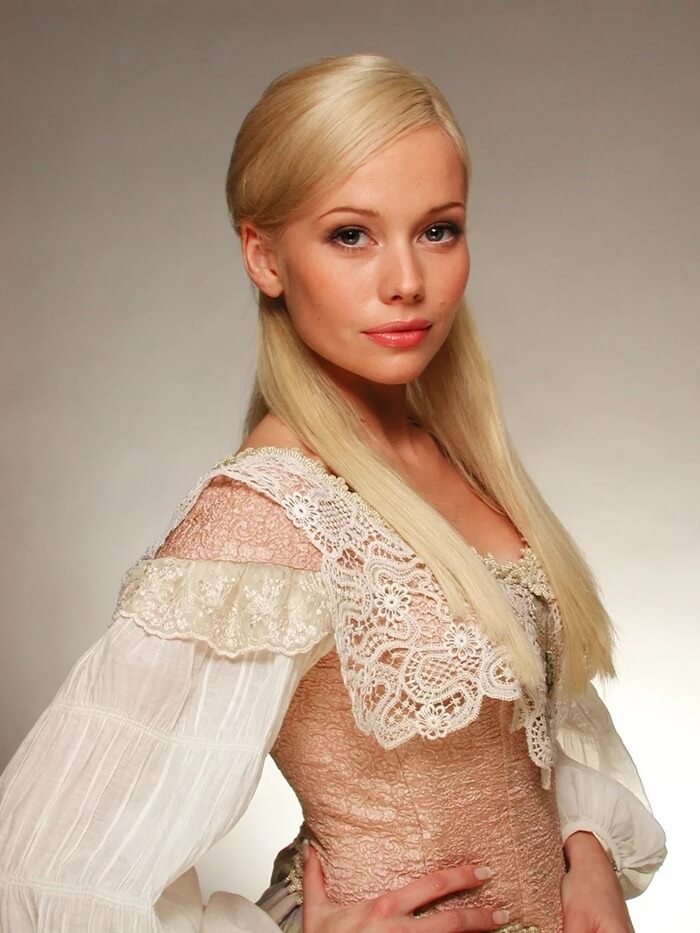Elena Korikova
