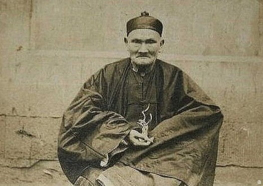 Li Qingyun - 256 ans Li Qingyun - 256 ans