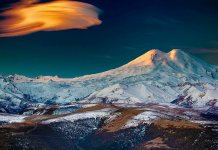 Les plus hautes montagnes de Russie Elbrus