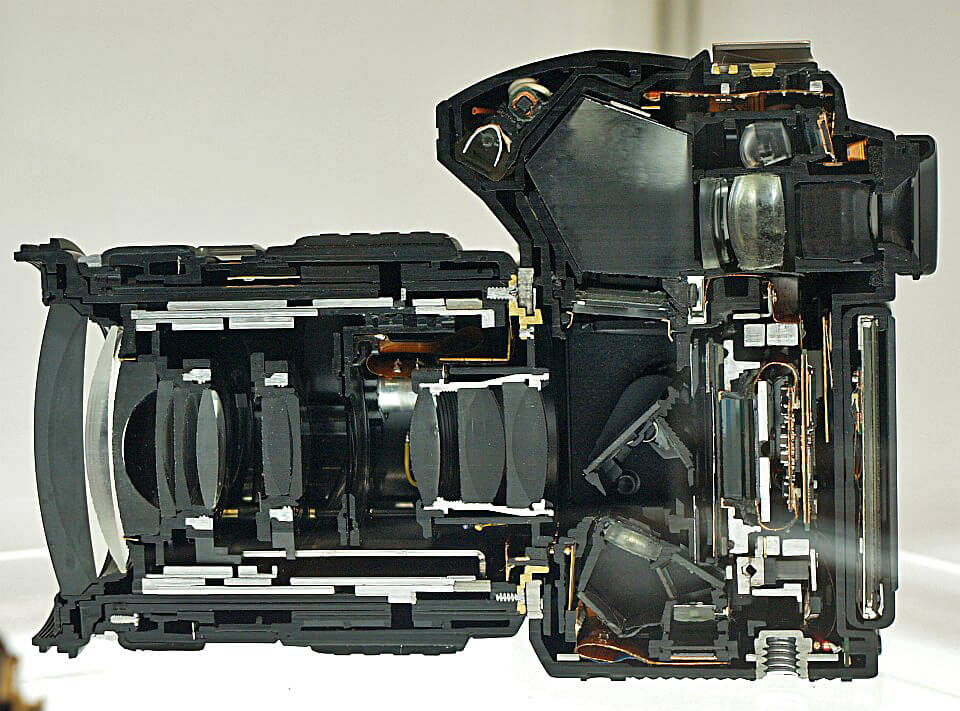 Appareil photo reflex en coupe
