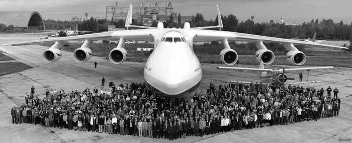 An-225 (Mriya) comparé aux humains