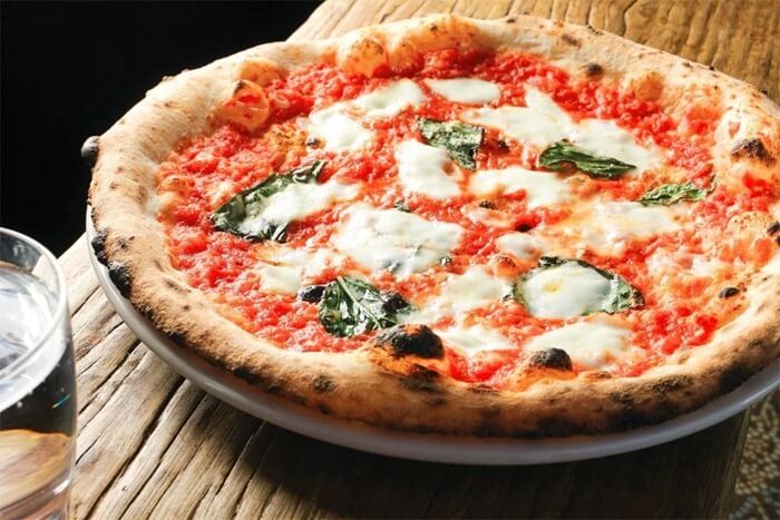 Pizza Margarita à Naples