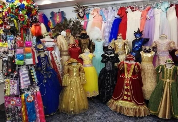 Costumes de carnaval pour la nouvelle année