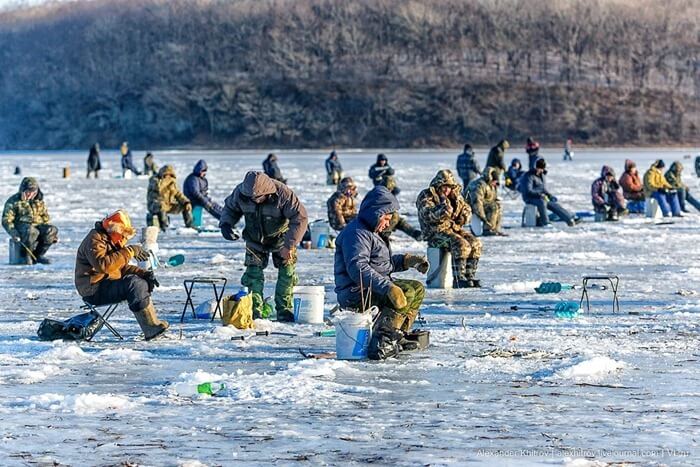 Pêche d'hiver en Russie Pêche d'hiver en Russie