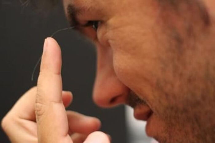 Stuart Mueller est le propriétaire des cils les plus longs du monde