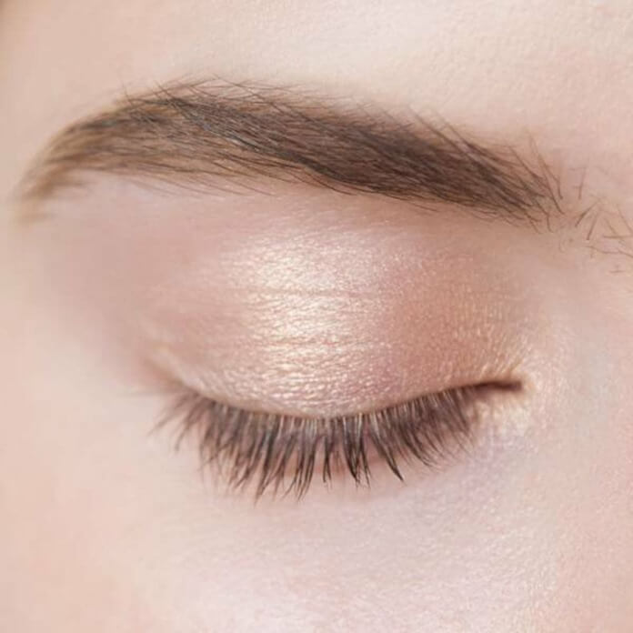 Maquillage aux nuances de champagne