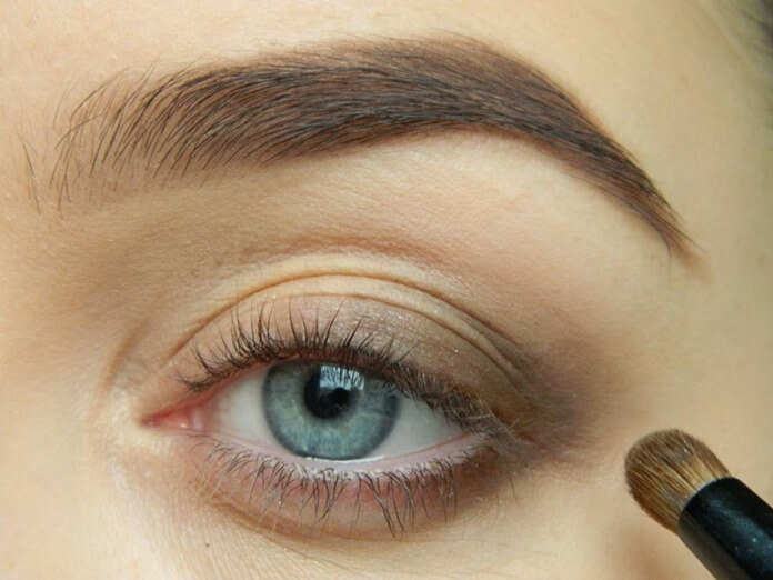 Maquillage beige éclaircissant