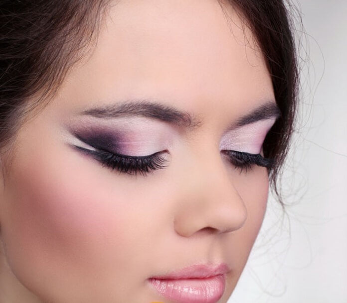 Maquillage rose pâle