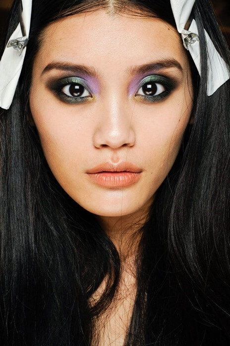 Maquillage multicolore