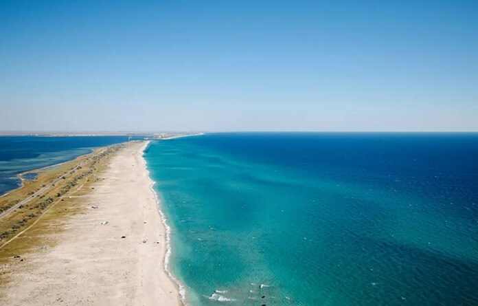 Donuzlavskaya Peresyp - la plage la plus propre de Crimée et de toute la Russie