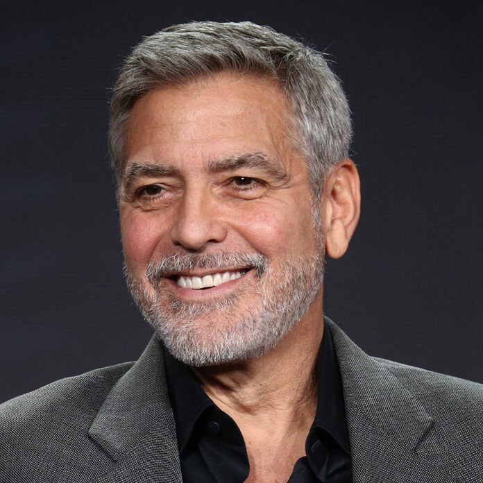 PASADENA, CALIFORNIE - 11 février: George Clooney de l'émission de télévision Catch 22 prend la parole pendant le segment Hulu de la tournée de presse de l'Association des critiques de la télévision d'hiver 2019 au Langham Huntington, Pasadena le 11 février 2019 à Pasadena, Californie. (Photo par Frederick M. Brown / Getty Images)